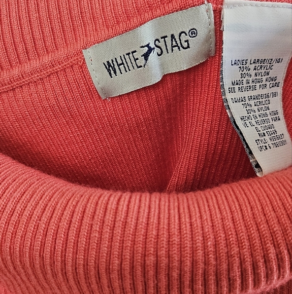 Beautiful Coral Shoulder Sweater - Picture 4 of 5